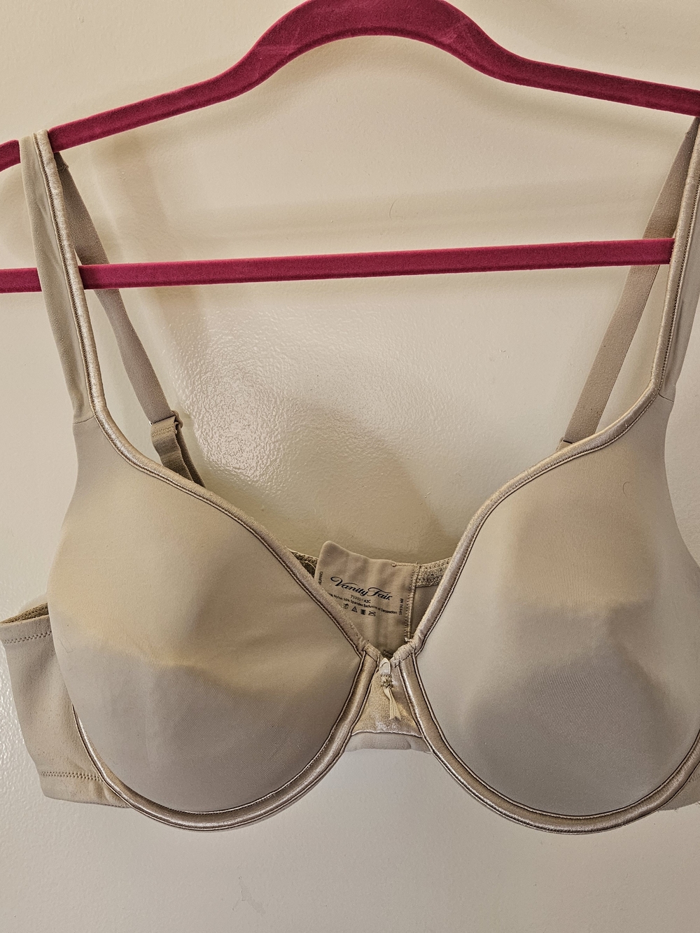 Vanity Fair Smooth Underwire Cup Bra In Nude, Size 42C